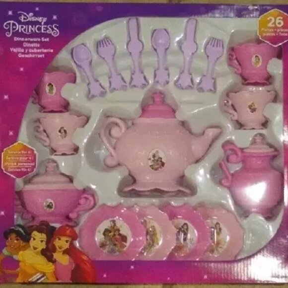 Disney Princess Dinnerware Set Service for 4 - Picture 2 of 4